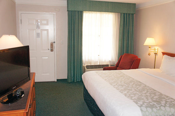 La Quinta San Antonio Vance Jackson #710 Hotel Room photo